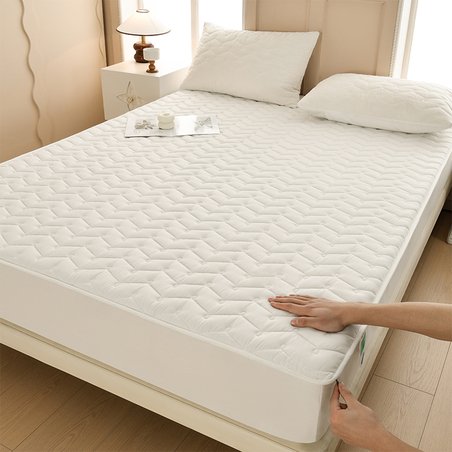 Deep pocket fitted sheet