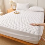 Deep pocket fitted sheet