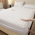 Deep pocket fitted sheet