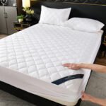 Sateen fitted sheet